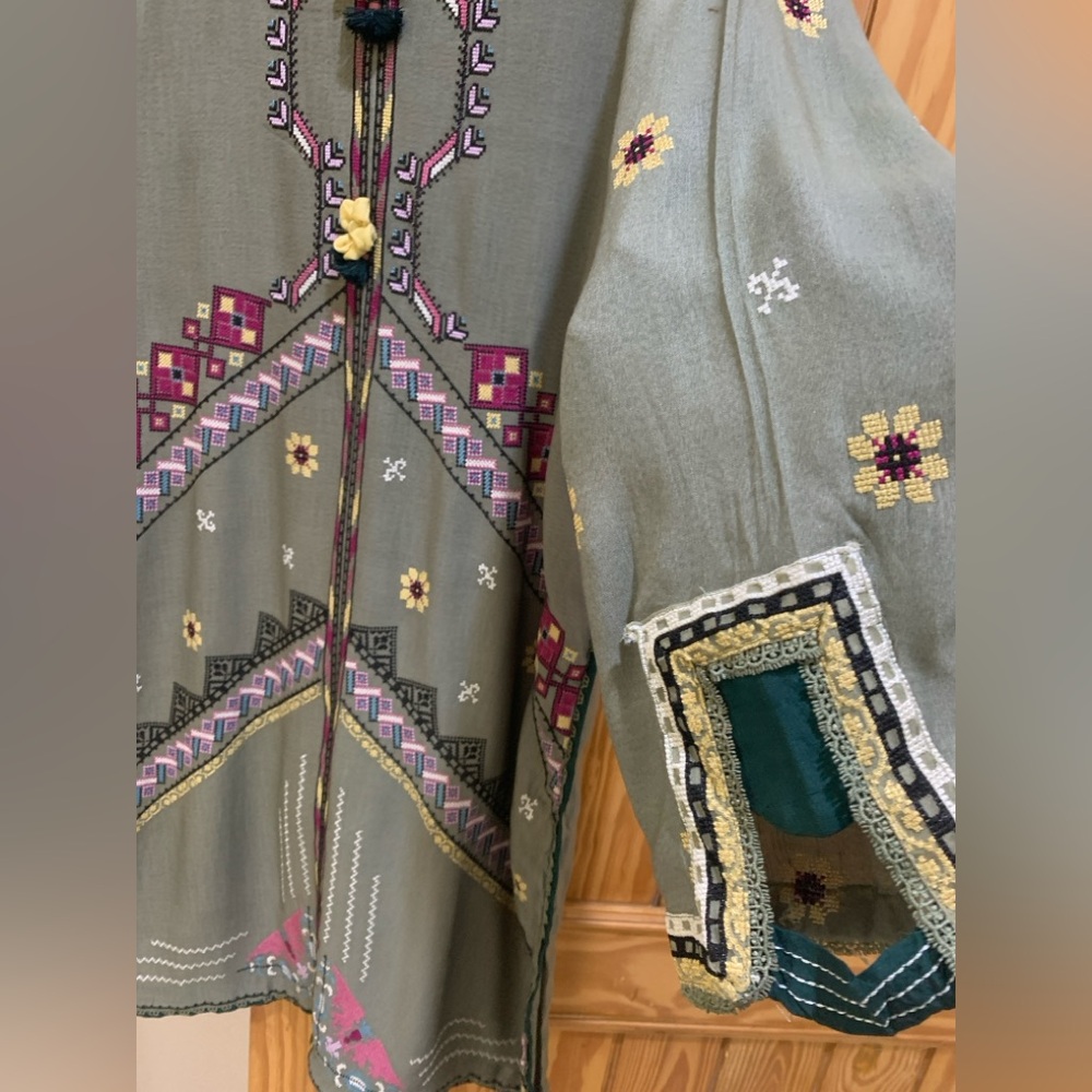 Embroidered 2 pc winter dress - Picture 7 of 13